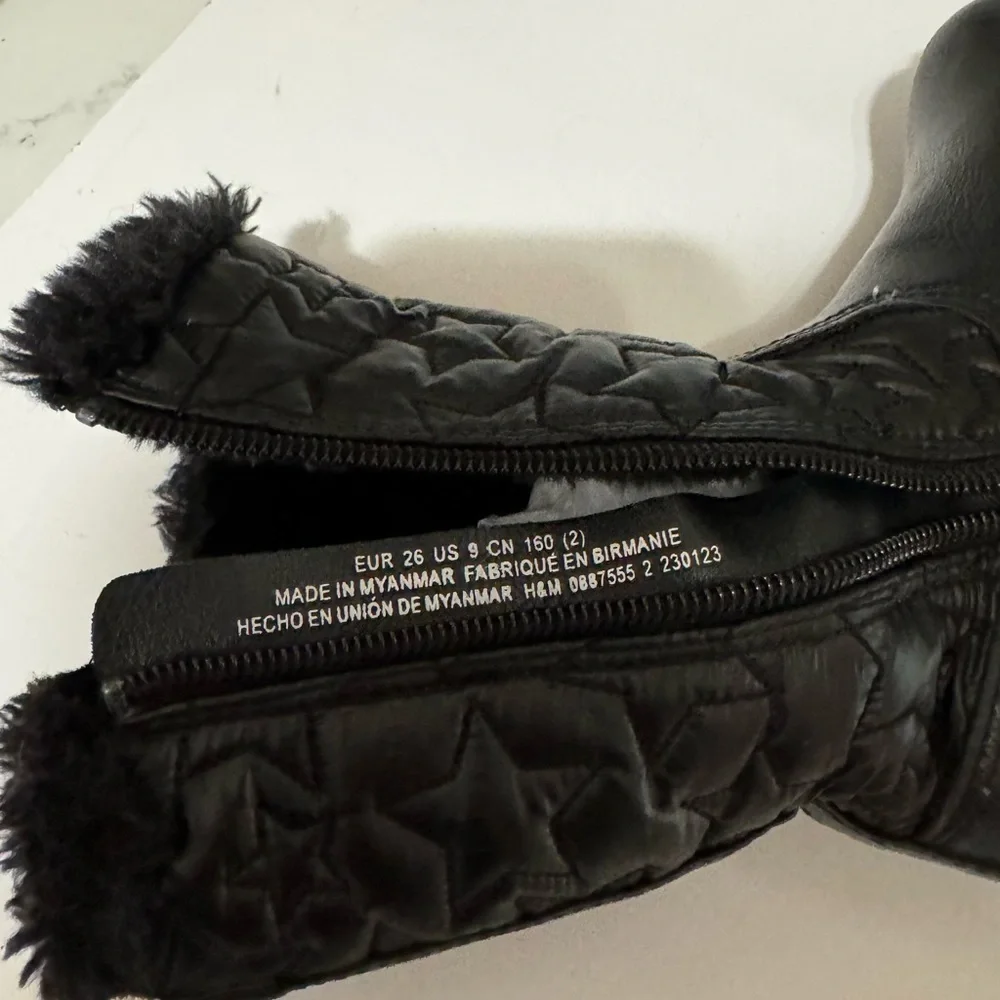 H&M Girls Black fashion winter boots size 9